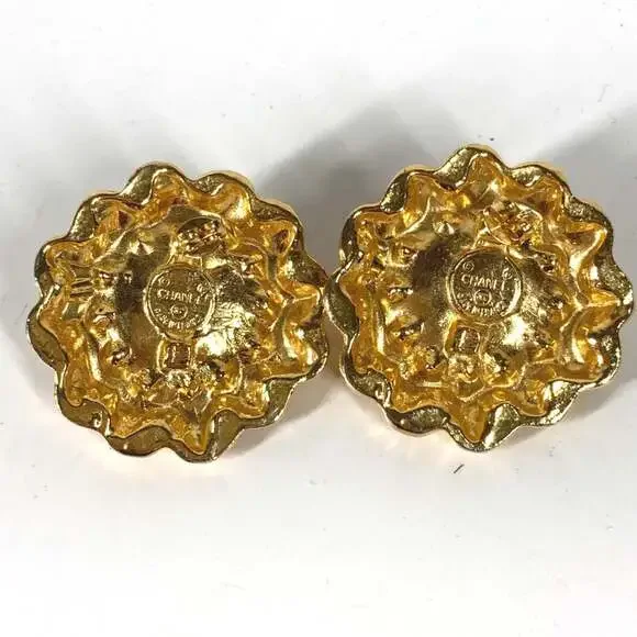 Chanel Vintage Earrings Gold-Tone Metal #207404C57B - Picture 3 of 7